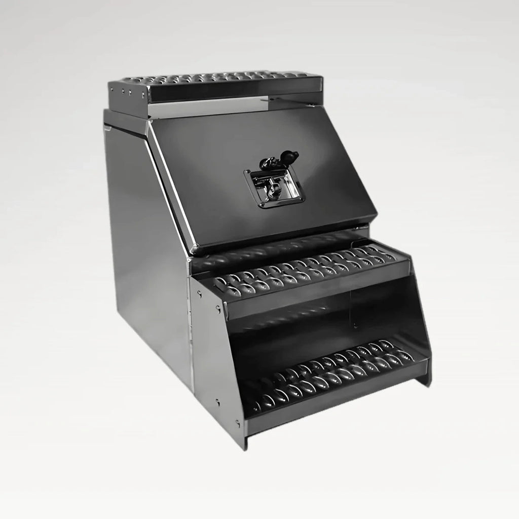 LANSHUO 201020 aluminum semi-truck step tool box with lockable storage door and anti-slip steps