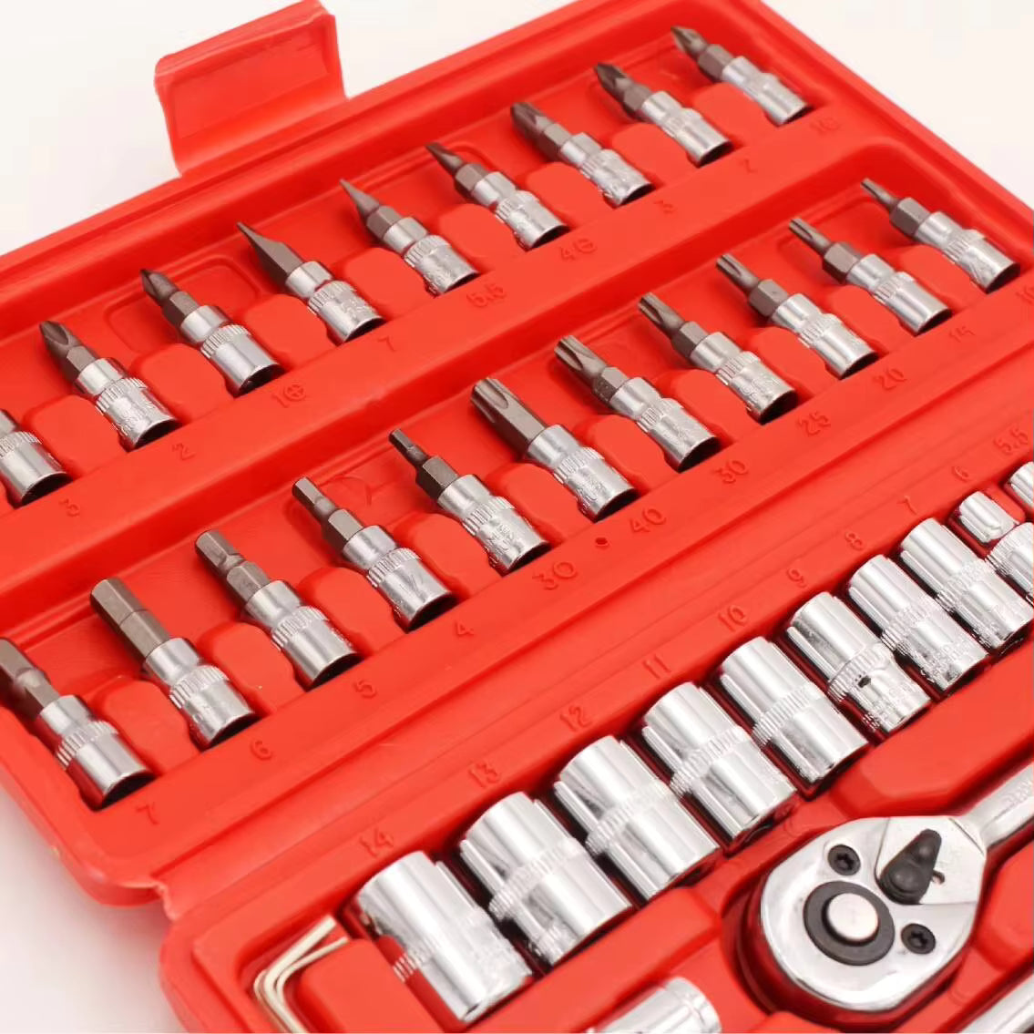 Chrome vanadium steel socket wrench set with precision ratchet and extension accessories